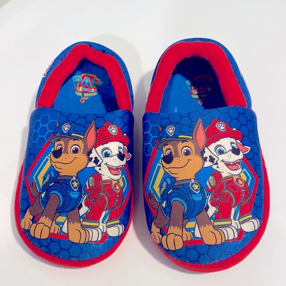 Cozy Paw Patrol Slippers Size 11/12 & Short Sleeve Shirt - Picture 3 of 5
